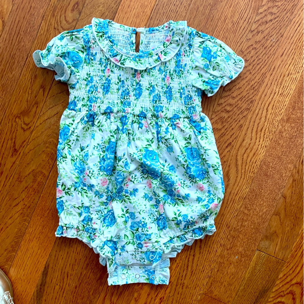 Sweet Honey bubble, worn once